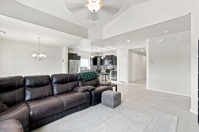 13720 LAGO VISTA Avenue, Horizon City, TX 79928