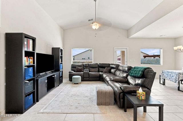 13720 LAGO VISTA Avenue, Horizon City, TX 79928
