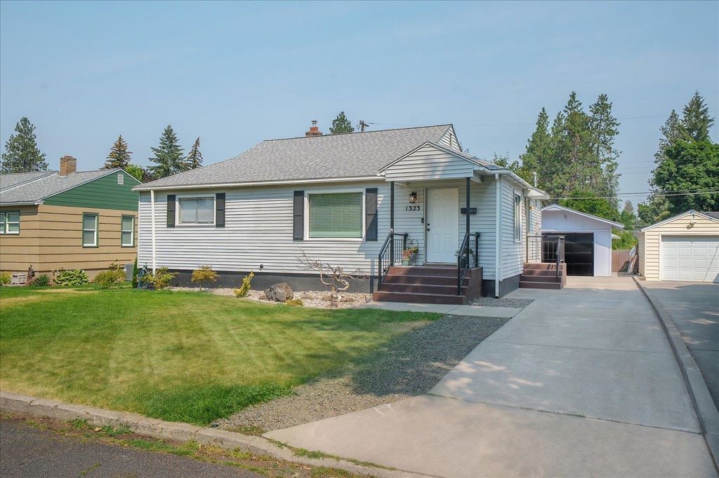 1323 E 41st Ave, Spokane, WA 99203 photo 1