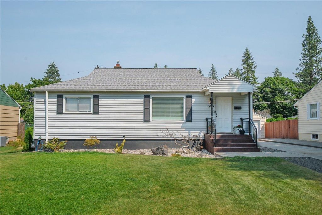 1323 E 41st Ave, Spokane, WA 99203 photo 3