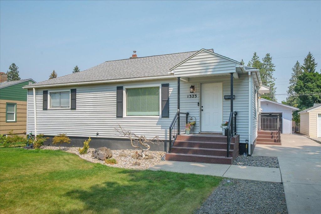 1323 E 41st Ave, Spokane, WA 99203 photo 4
