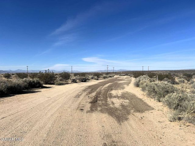 21861 Upton Drive, California City, CA 93505