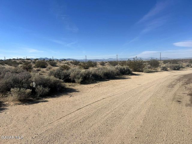 21861 Upton Drive, California City, CA 93505