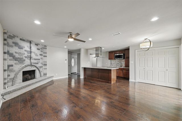 802 Netherland Drive, Arlington, TX 76017