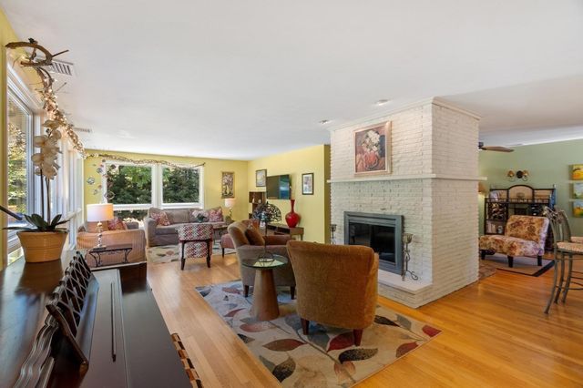 1 Birchwood Terrace, Groveland, MA 01834
