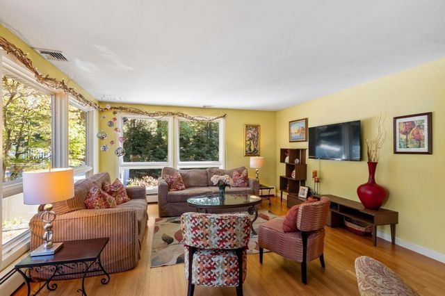 1 Birchwood Terrace, Groveland, MA 01834