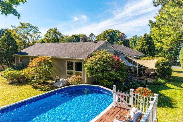 1 Birchwood Terrace, Groveland, MA 01834