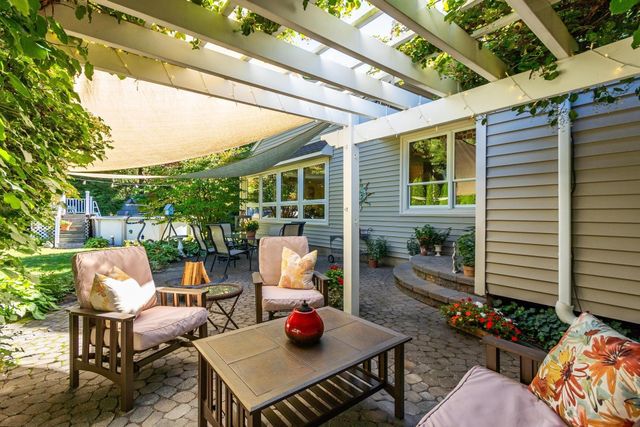 1 Birchwood Terrace, Groveland, MA 01834