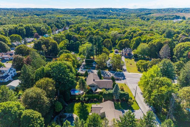 1 Birchwood Terrace, Groveland, MA 01834