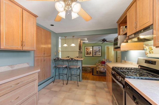 1 Birchwood Terrace, Groveland, MA 01834