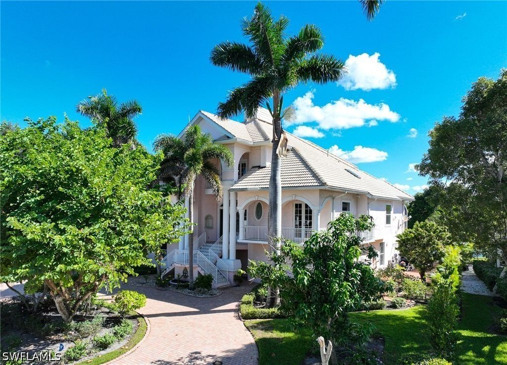 192 Topanga DR, Bonita Springs, FL 34134