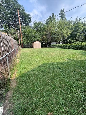 5984 Robindale Avenue, Dearborn Heights, MI 48127