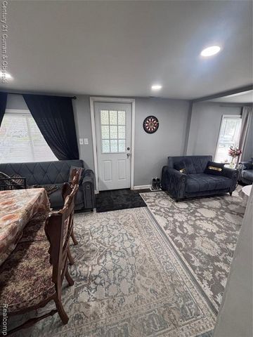 5984 Robindale Avenue, Dearborn Heights, MI 48127