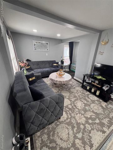 5984 Robindale Avenue, Dearborn Heights, MI 48127