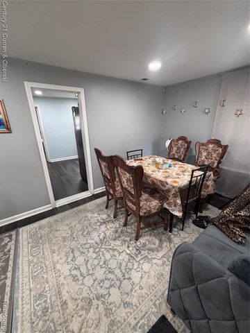 5984 Robindale Avenue, Dearborn Heights, MI 48127