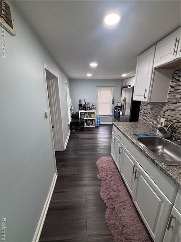 5984 Robindale Avenue, Dearborn Heights, MI 48127