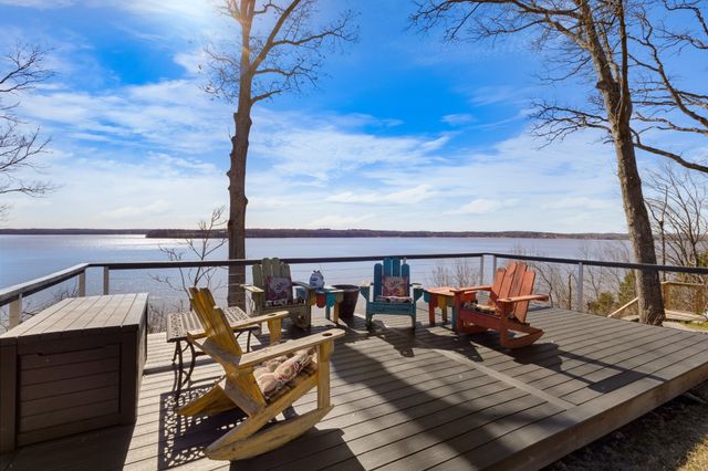 591 Shore Dr, Big Sandy, TN 38221