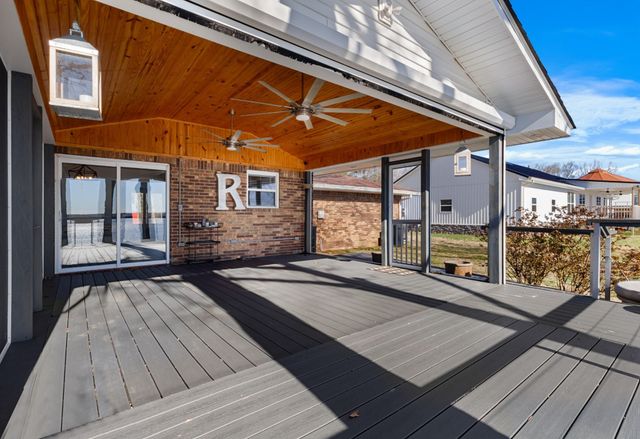 591 Shore Dr, Big Sandy, TN 38221