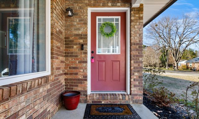 591 Shore Dr, Big Sandy, TN 38221