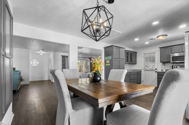 591 Shore Dr, Big Sandy, TN 38221