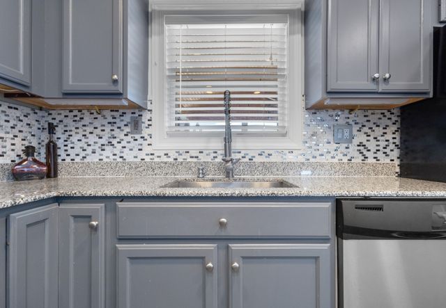 591 Shore Dr, Big Sandy, TN 38221