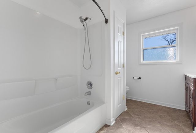 591 Shore Dr, Big Sandy, TN 38221