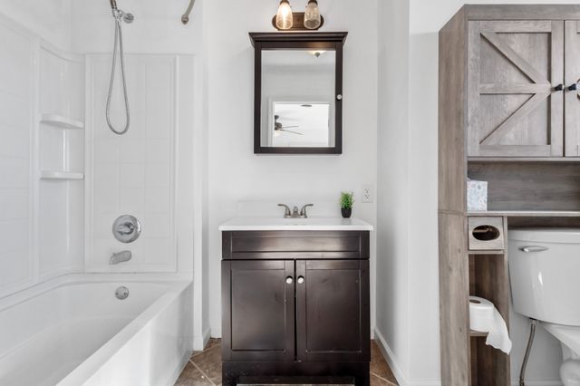 591 Shore Dr, Big Sandy, TN 38221