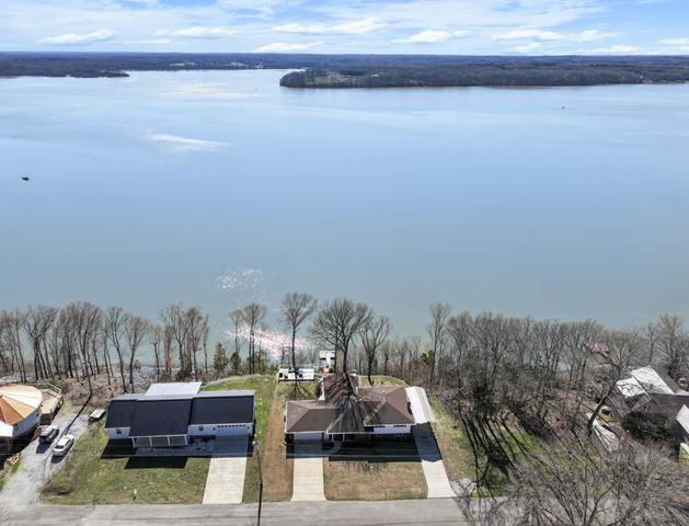 591 Shore Dr, Big Sandy, TN 38221