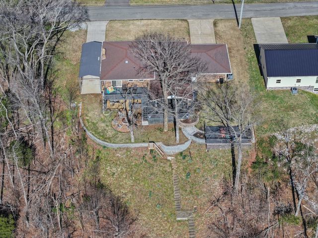 591 Shore Dr, Big Sandy, TN 38221