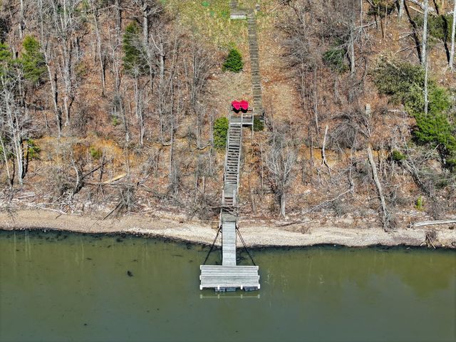 591 Shore Dr, Big Sandy, TN 38221