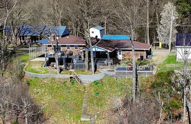 591 Shore Dr, Big Sandy, TN 38221