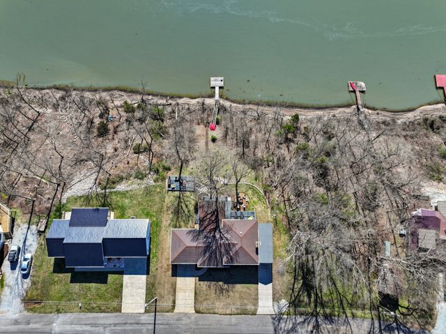 591 Shore Dr, Big Sandy, TN 38221