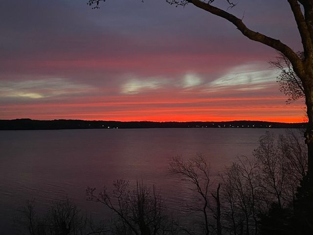 591 Shore Dr, Big Sandy, TN 38221