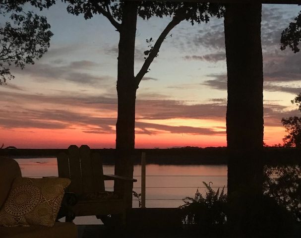 591 Shore Dr, Big Sandy, TN 38221