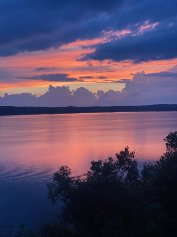 591 Shore Dr, Big Sandy, TN 38221