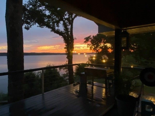 591 Shore Dr, Big Sandy, TN 38221