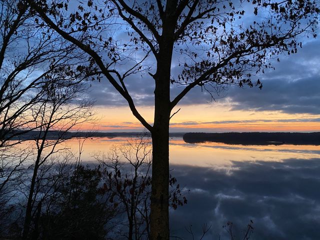 591 Shore Dr, Big Sandy, TN 38221