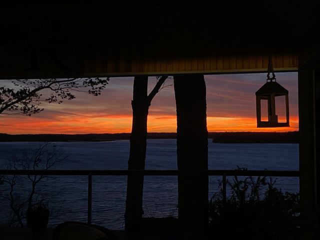 591 Shore Dr, Big Sandy, TN 38221