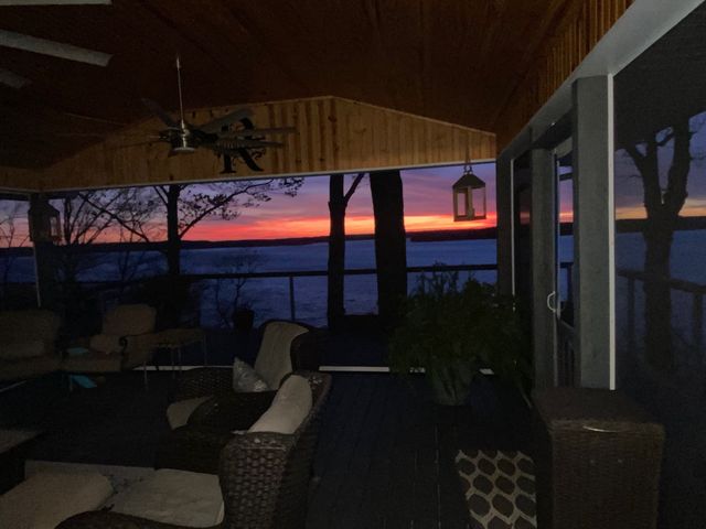 591 Shore Dr, Big Sandy, TN 38221