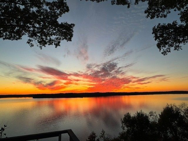 591 Shore Dr, Big Sandy, TN 38221