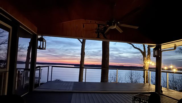 591 Shore Dr, Big Sandy, TN 38221