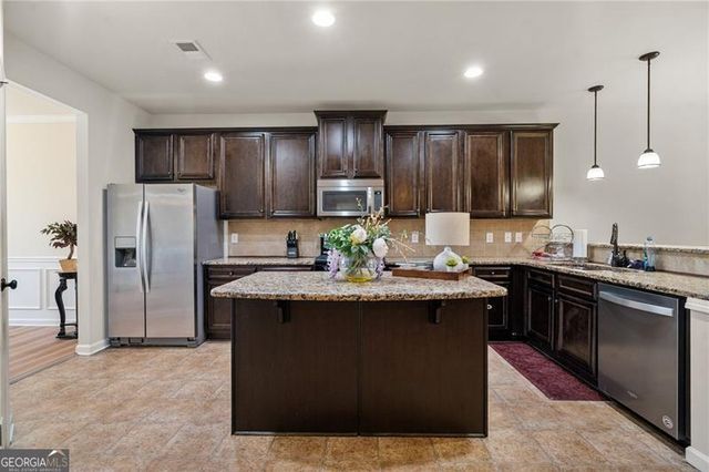 601 Stream Court, Fairburn, GA 30213