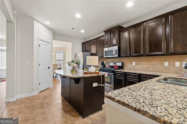 601 Stream Court, Fairburn, GA 30213