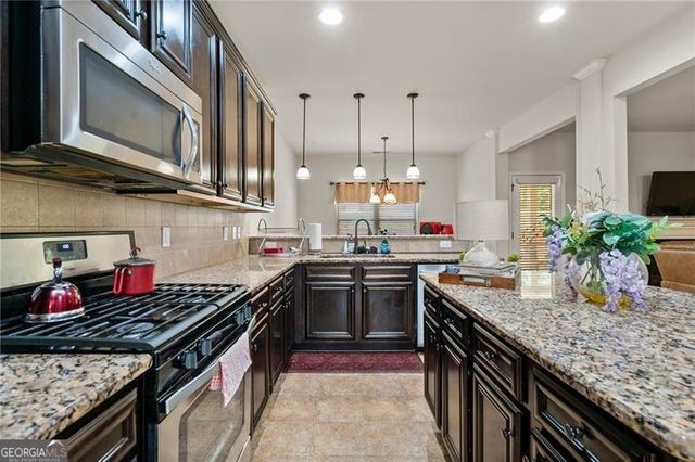 601 Stream Court, Fairburn, GA 30213