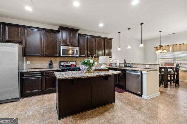 601 Stream Court, Fairburn, GA 30213