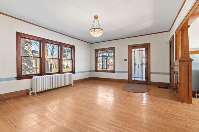 416 Hassan Street SE, Hutchinson, MN 55350