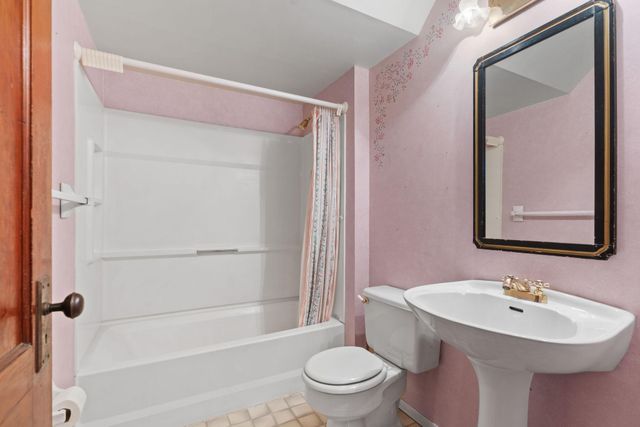 416 Hassan Street SE, Hutchinson, MN 55350