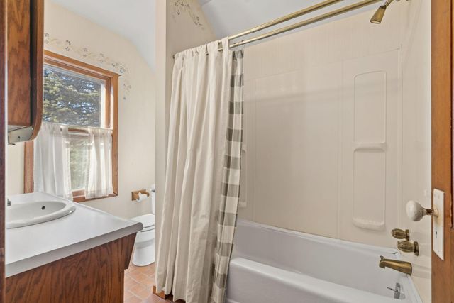 416 Hassan Street SE, Hutchinson, MN 55350