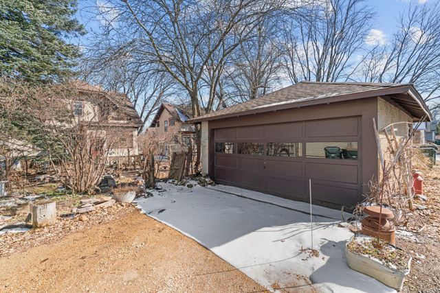 416 Hassan Street SE, Hutchinson, MN 55350