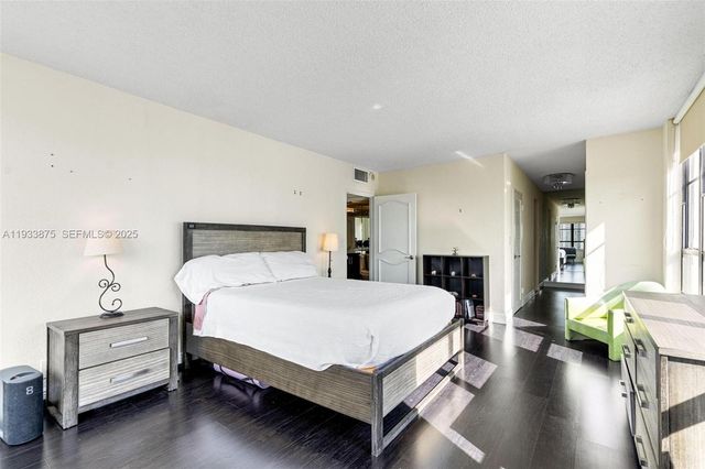 500 Three Islands Blvd 1112, Hallandale Beach, FL 33009